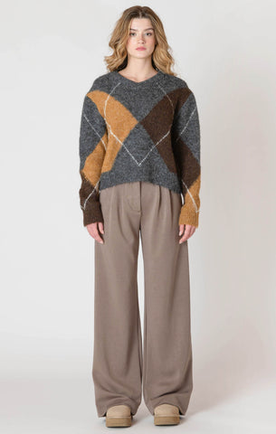 Room 34 V-Neck Patterned Sweater - Neutral Argyle
